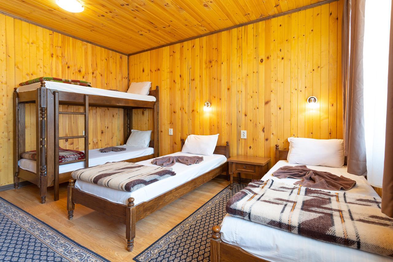 Guest Houses Apriltsi Kravenik Exterior foto